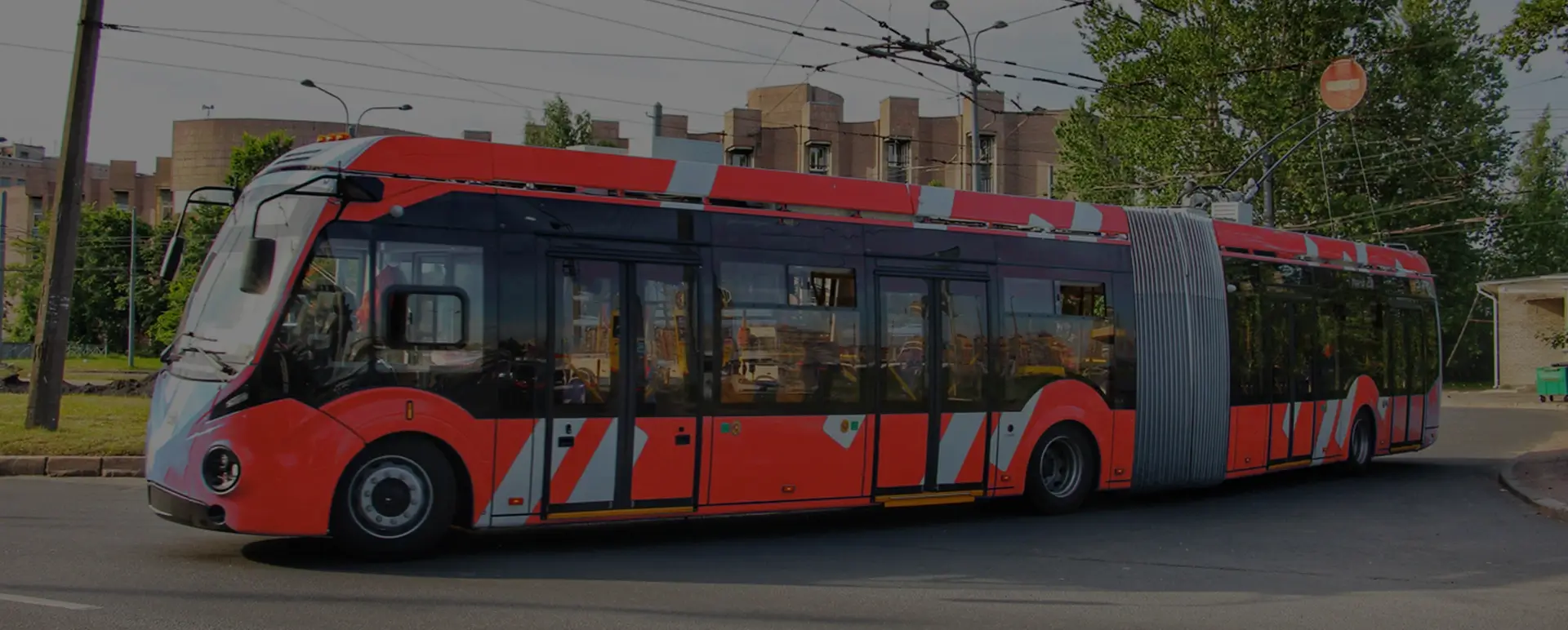 Стоимость транспортировки троллейбусов и трамваев  в селе Илек (Приволжский округ - Оренбургская область) варьируется от сезонности